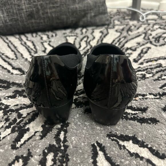 Salvatore Ferragamo Black Patent Leather Flats - Picture 5 of 9